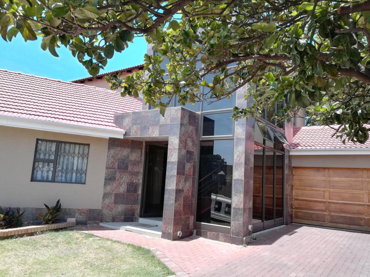 Апартаменты Lalela House Йоханнесбург Экстерьер фото
