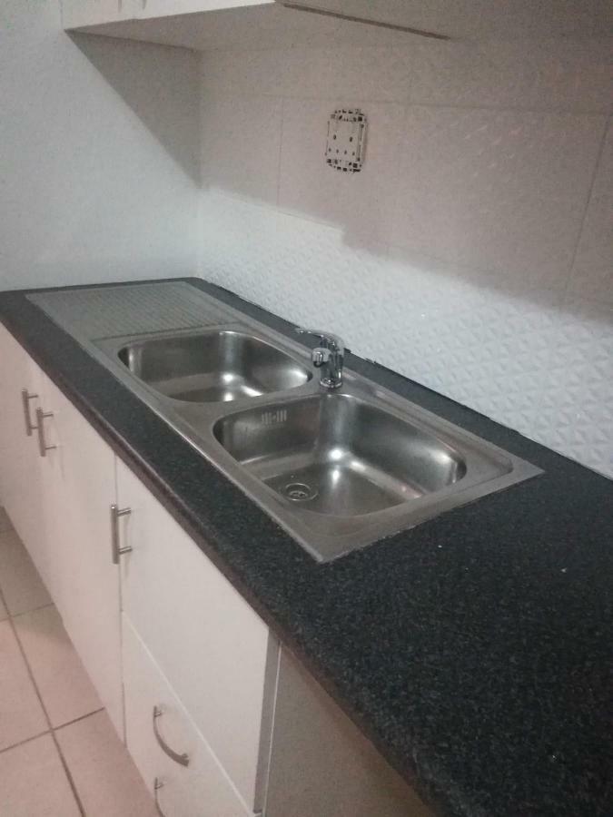 Апартаменты Lalela House Йоханнесбург Экстерьер фото