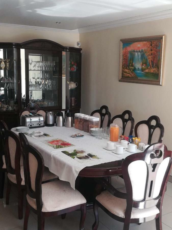 Апартаменты Lalela House Йоханнесбург Экстерьер фото