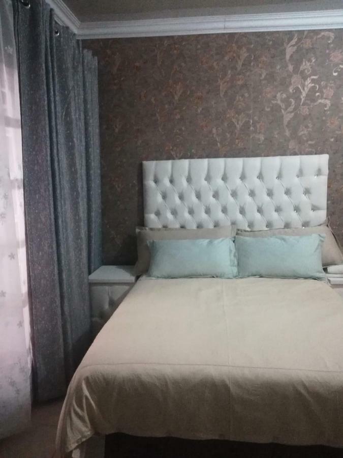 Апартаменты Lalela House Йоханнесбург Экстерьер фото