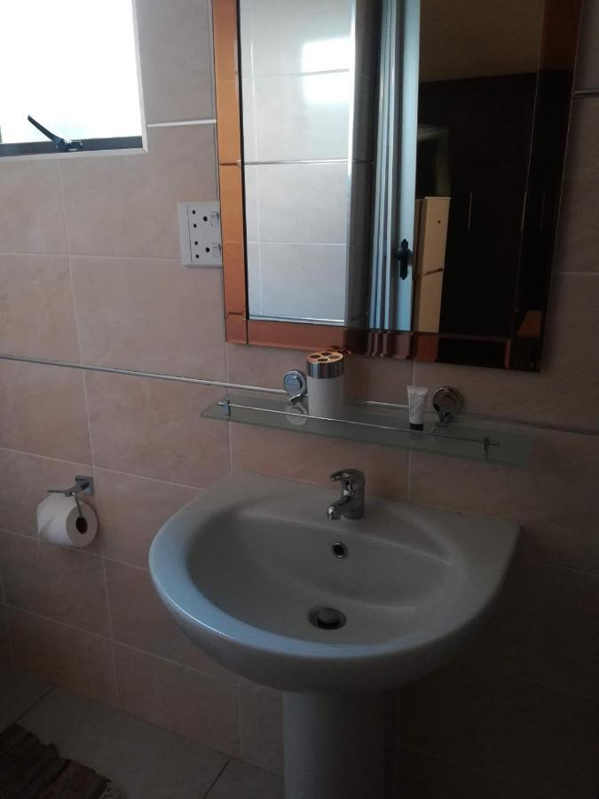 Апартаменты Lalela House Йоханнесбург Экстерьер фото